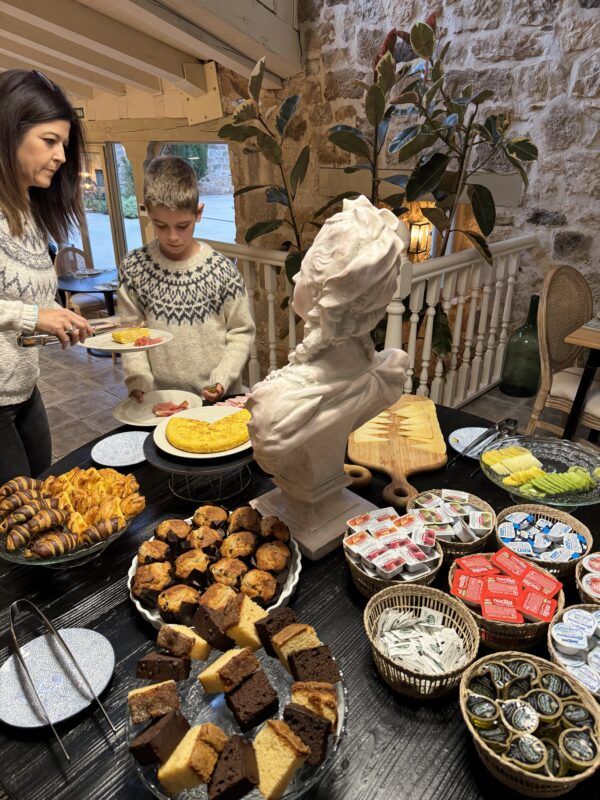 Completo desayuno maison baron de la galleta